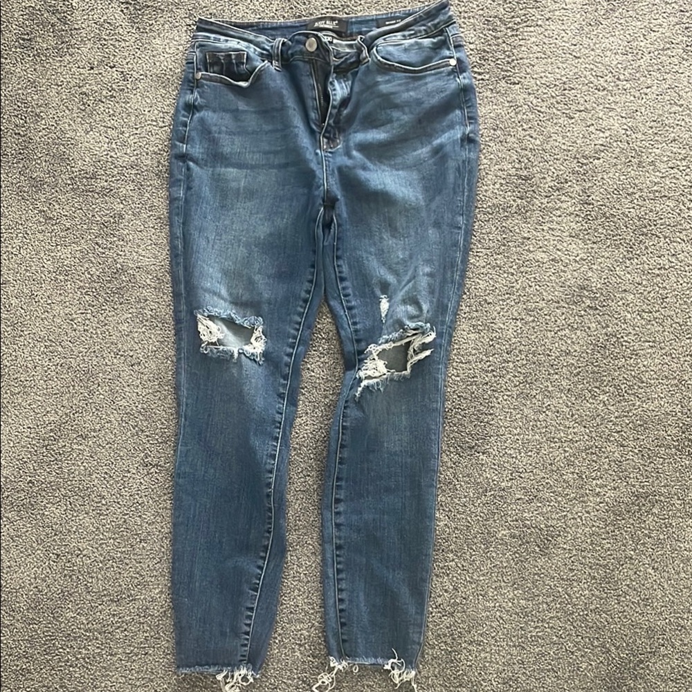 Judy Blue Medium Wash Distressed Skinny Jeans